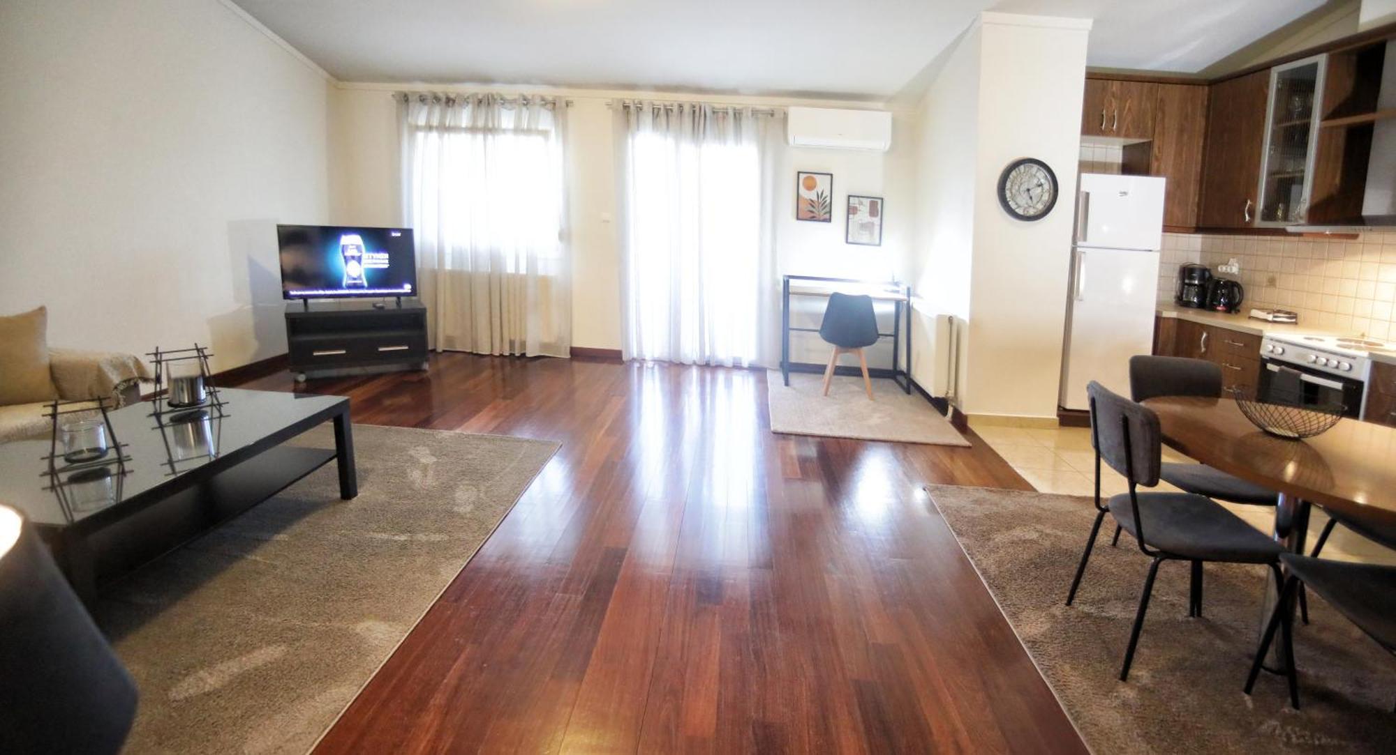 Swan Lake Front Apartment Костур Екстериор снимка