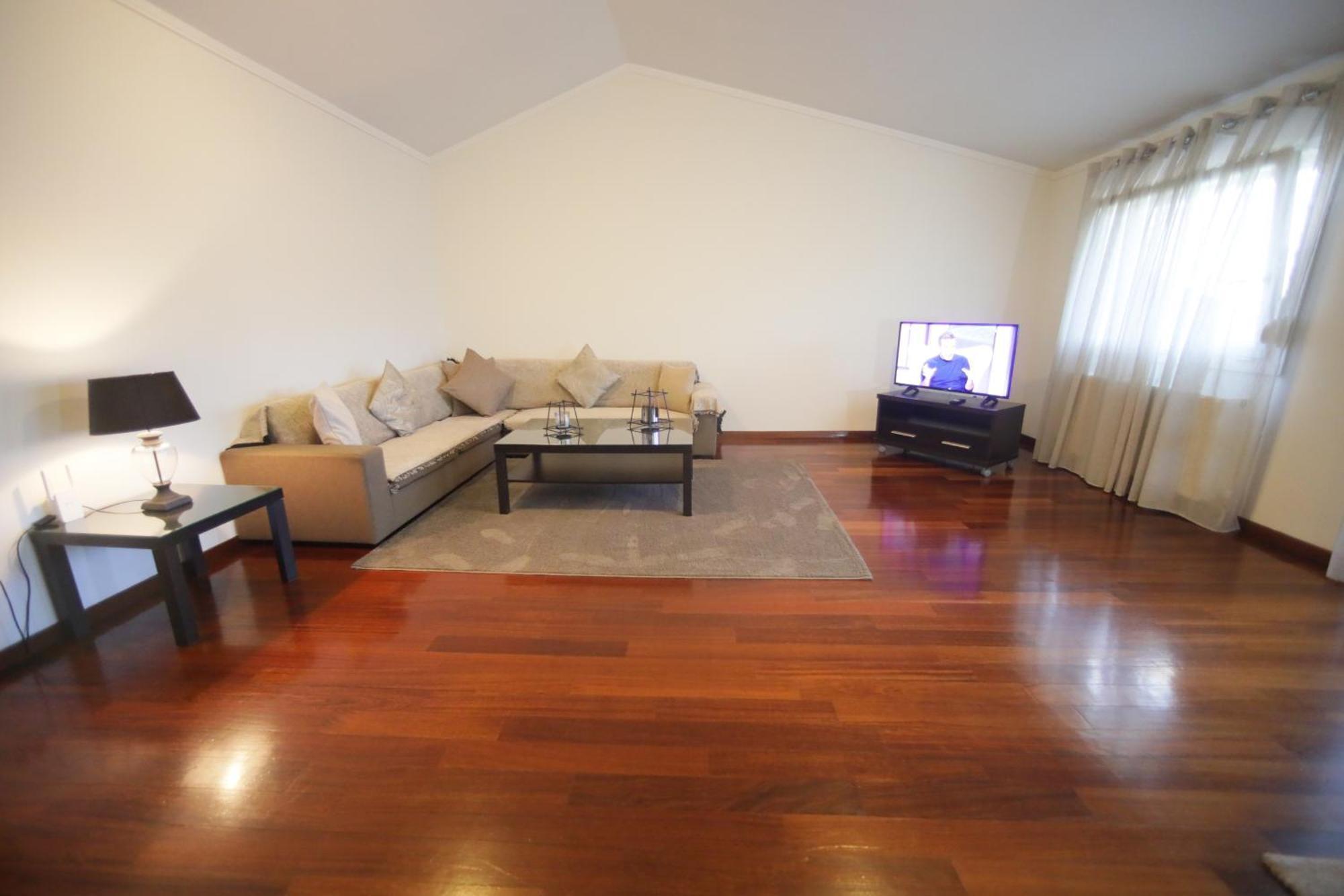 Swan Lake Front Apartment Костур Екстериор снимка